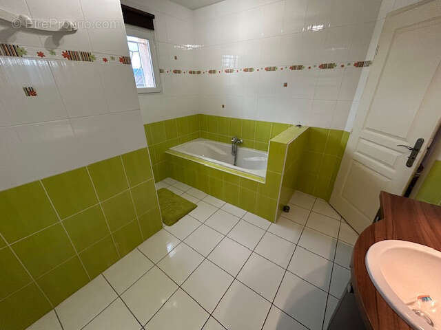 Maison à SAINT-ROMAIN-D'AY