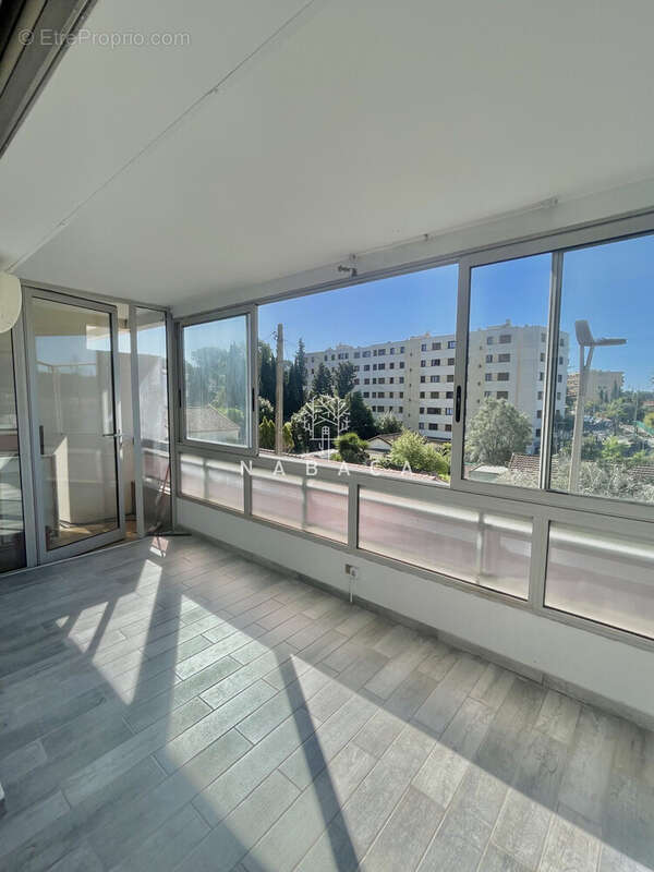 Appartement à LE CANNET