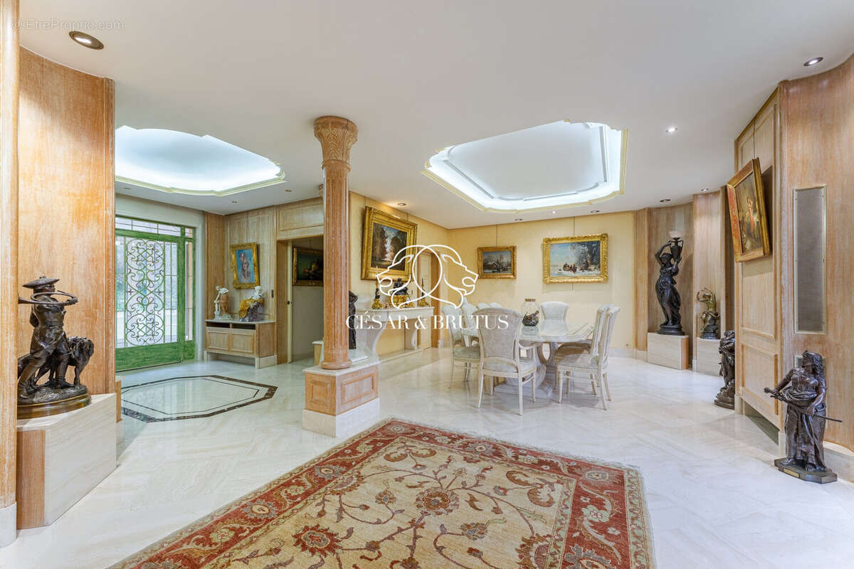 Maison à COLLONGES-AU-MONT-D'OR