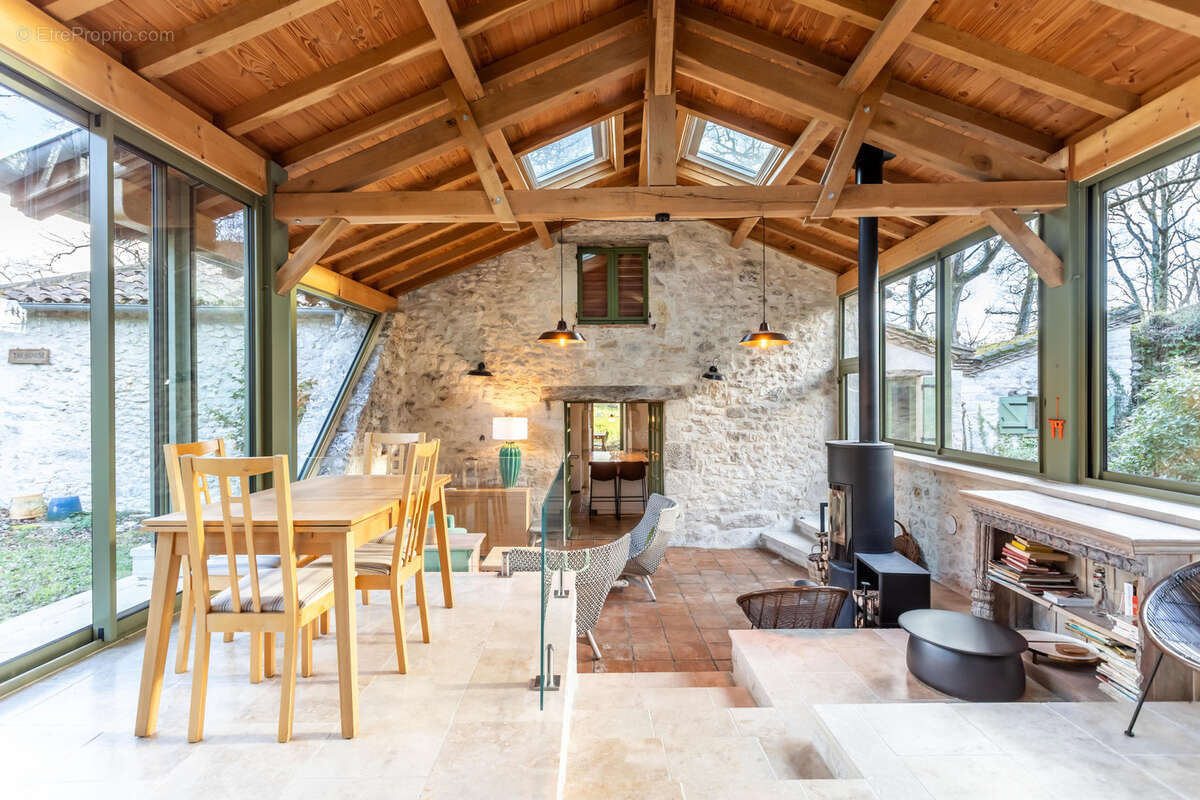 Maison de campagne avec annexe, piscine, dépendances et terrain - photo 11