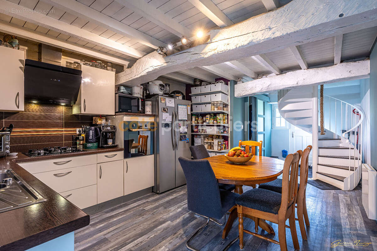 Maison à LA VILLE-ES-NONAIS