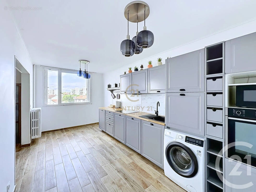 Appartement à LYON-8E