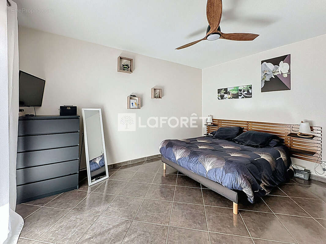 Maison à SAINT-ETIENNE-SUR-CHALARONNE