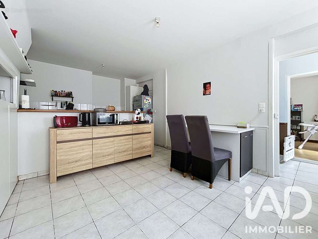 Maison 131 m² à Tessy-Sur-Vire  - photo 2
