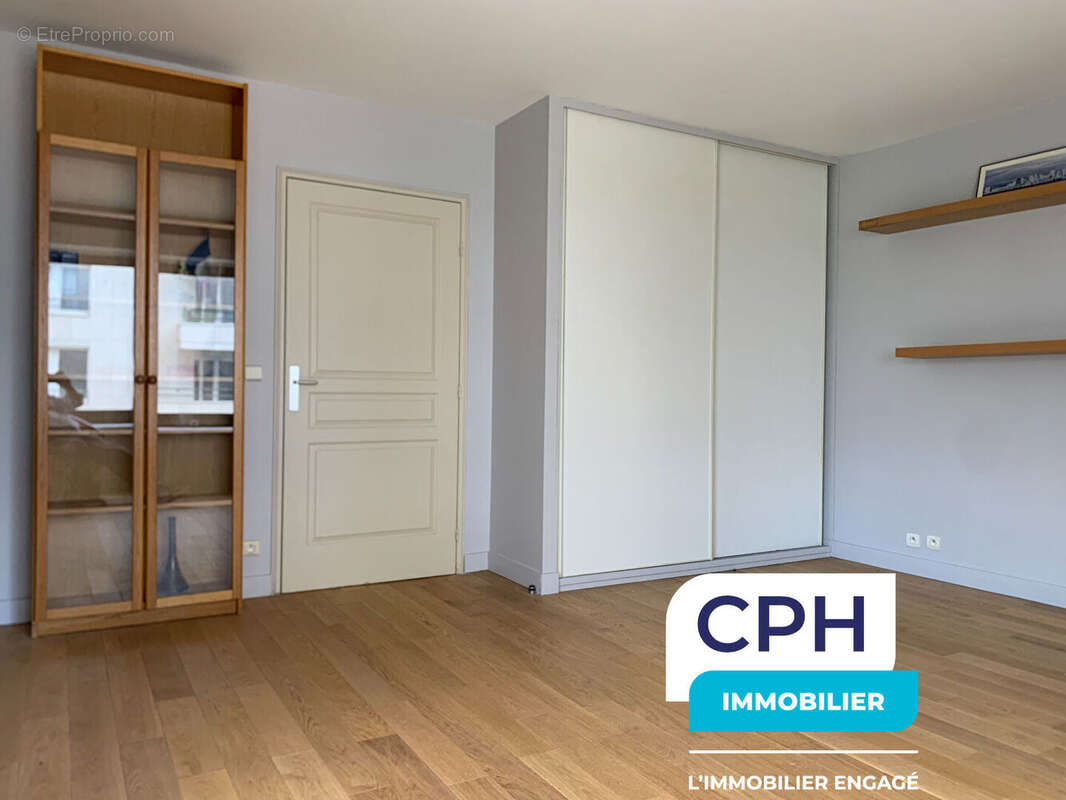 Appartement à COURBEVOIE