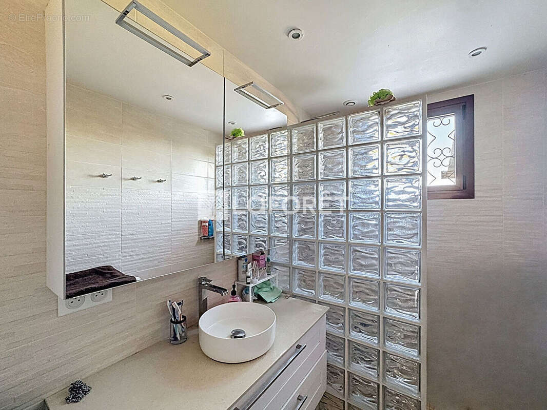 Maison à BONNEUIL-SUR-MARNE