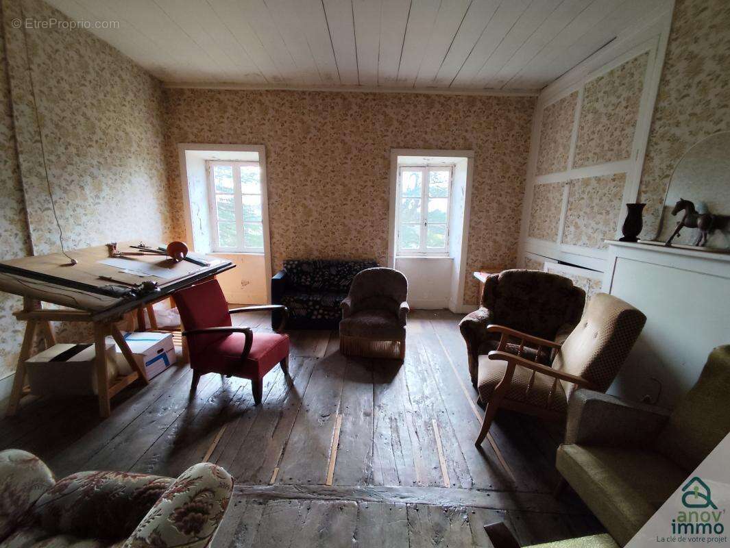 Maison à SAINT-JUNIEN