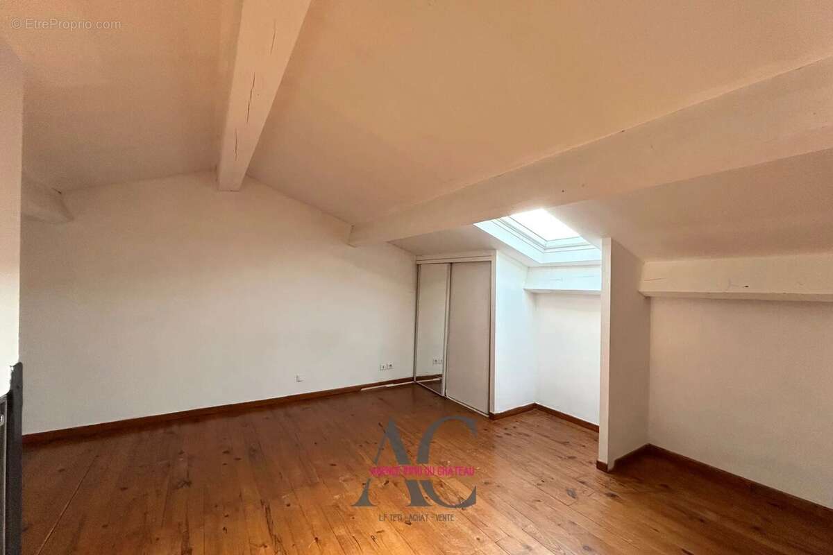 Appartement à CUERS