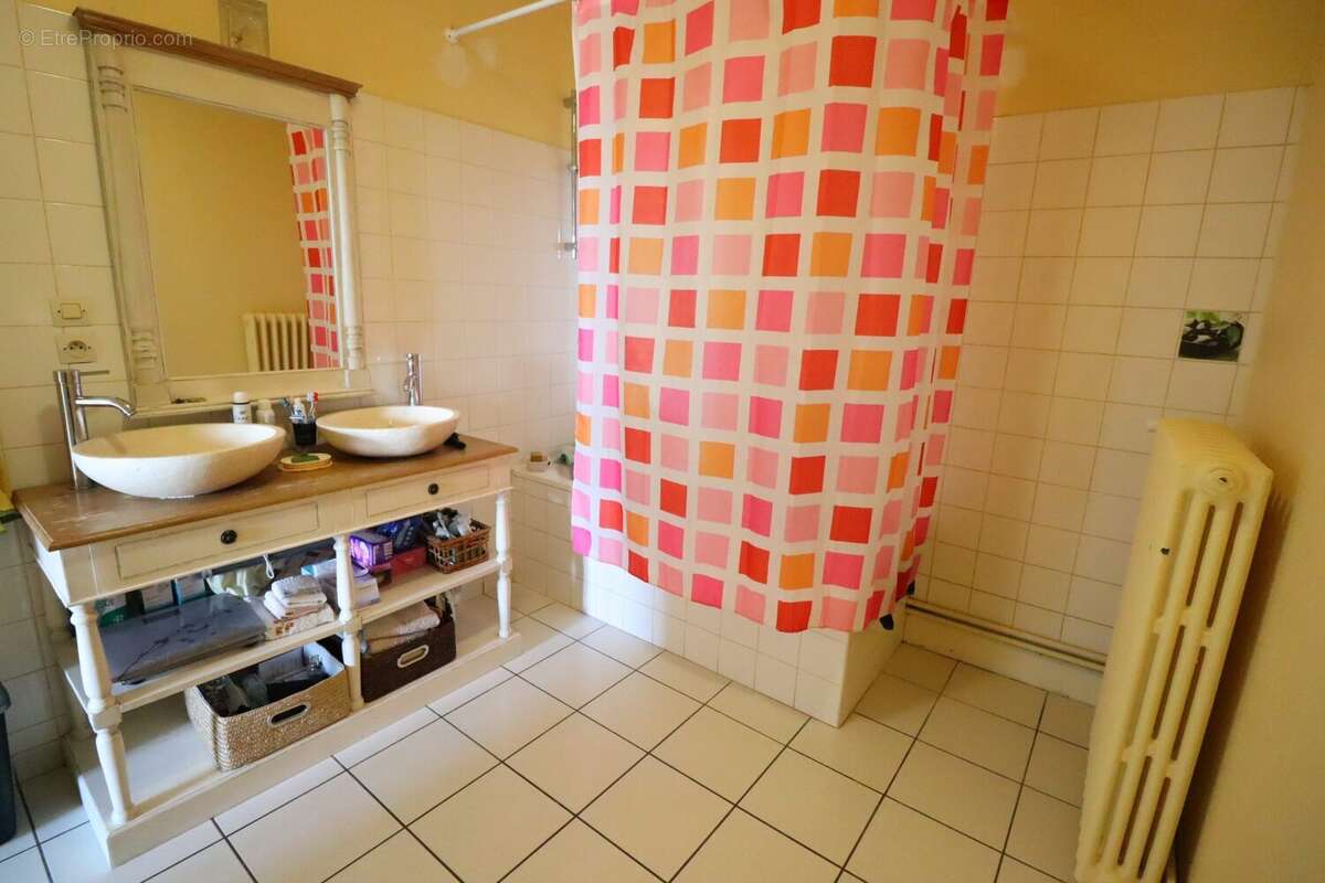 Appartement 111 m² à La Cote-Saint-Andre  - photo 7