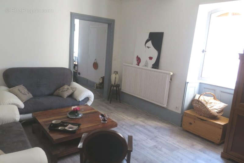 Lodève, immeuble de caractère 150 m2 habitables. - photo 5