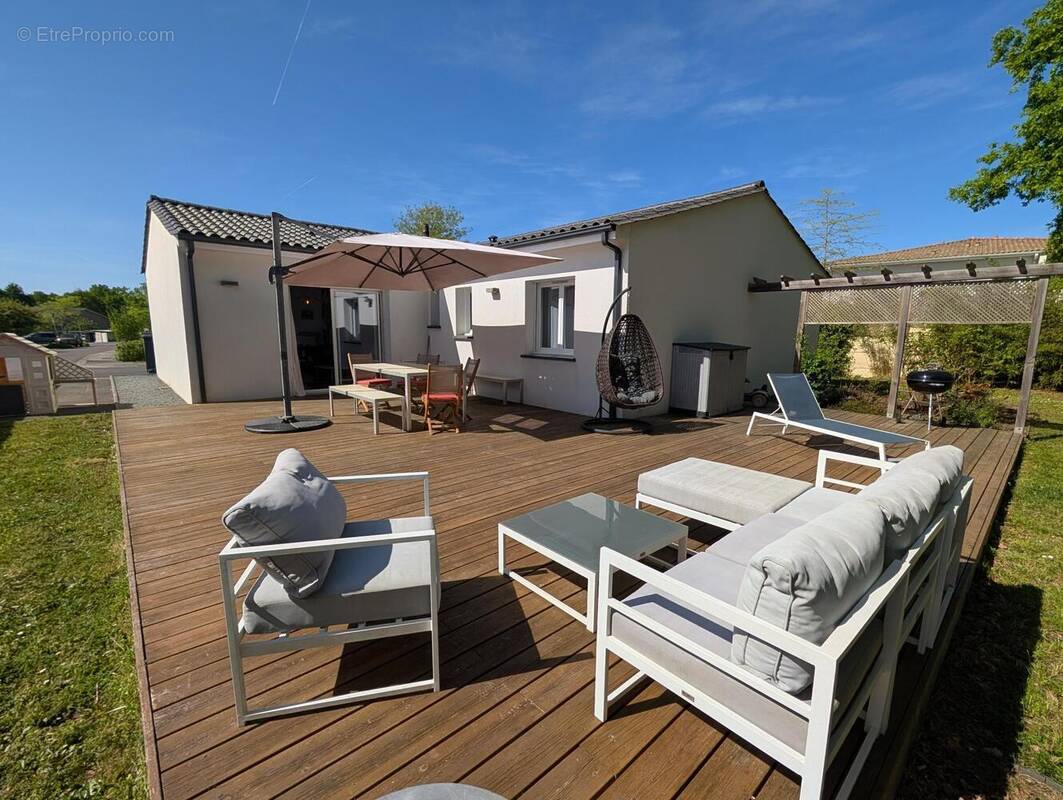 Photo 1 - Maison à SAINT-MEDARD-EN-JALLES