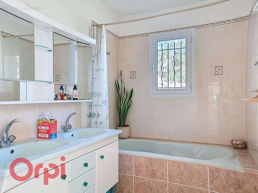 Maison à LA CADIERE-D'AZUR