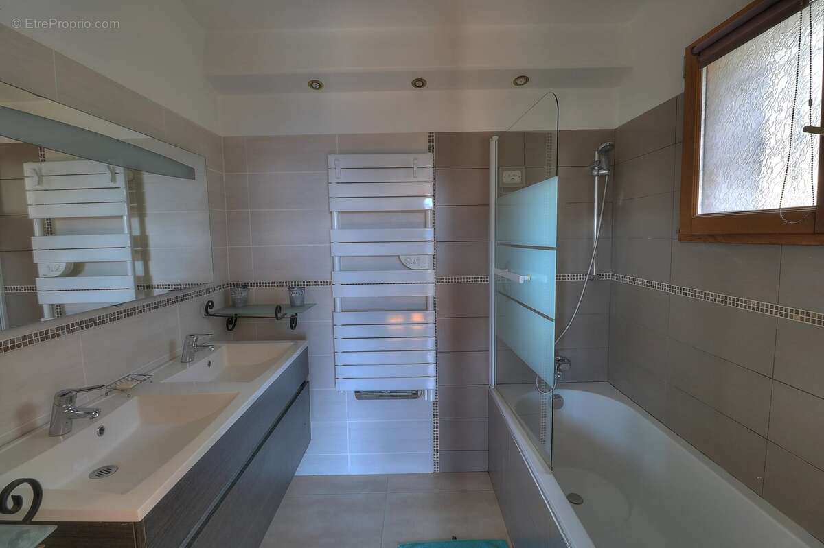 Maison à COURSEGOULES