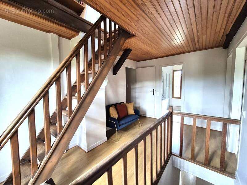Maison, dépendances, grand terrain - photo 6