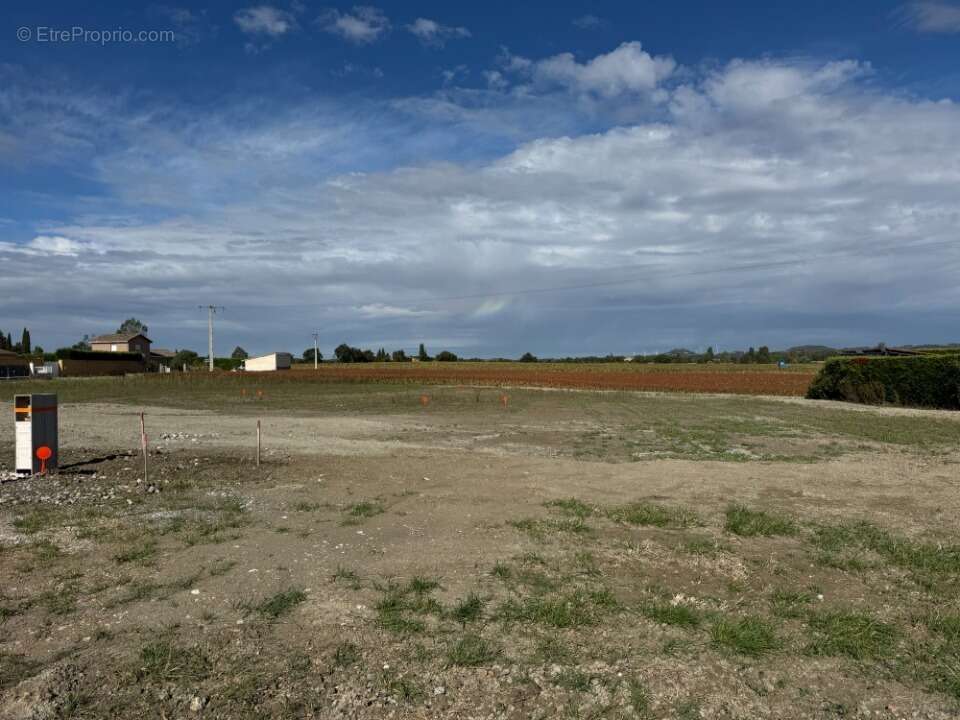 Terrain 650 m² à Ricaud  - photo 2