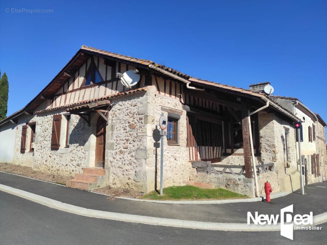 Maison à PINEL-HAUTERIVE