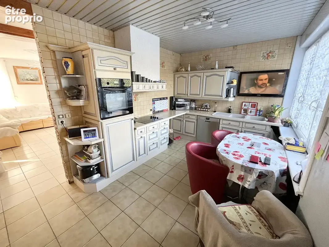 Ennevelin maison de 136 m2, 7 pièces dont un studio, cours & jardin. - photo 4