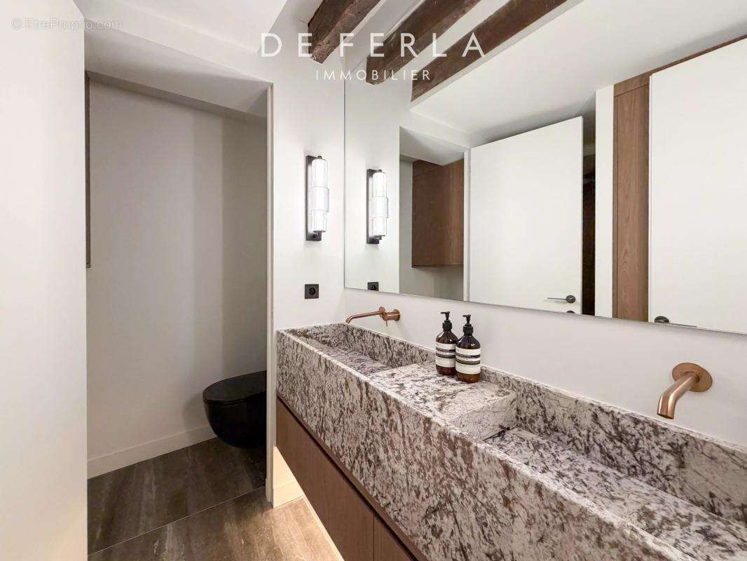 Appartement à PARIS-7E