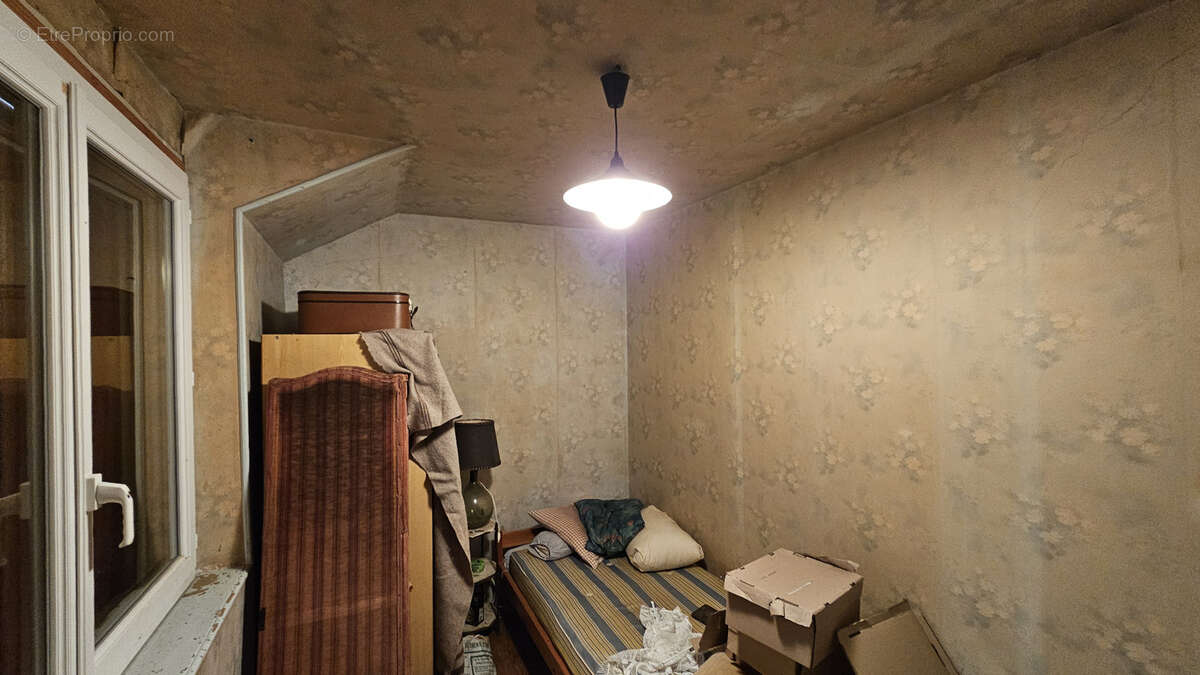 Maison à AINAY-LE-VIEIL