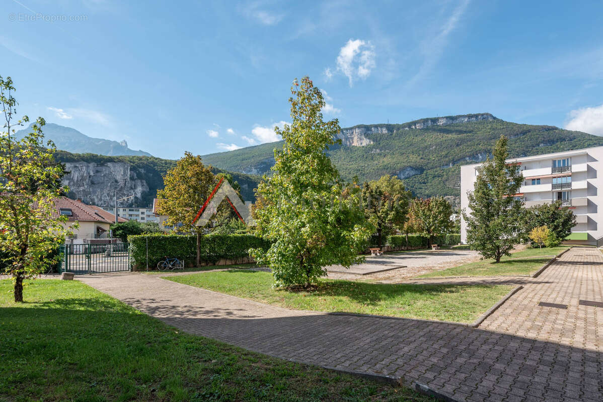 Appartement à FONTAINE