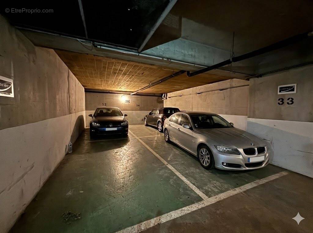 Parking à SURESNES