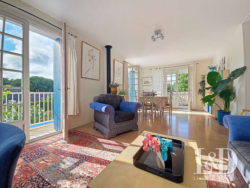 Maison à TALMONT-SUR-GIRONDE