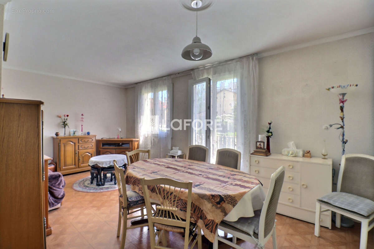 Appartement à VILLEJUIF