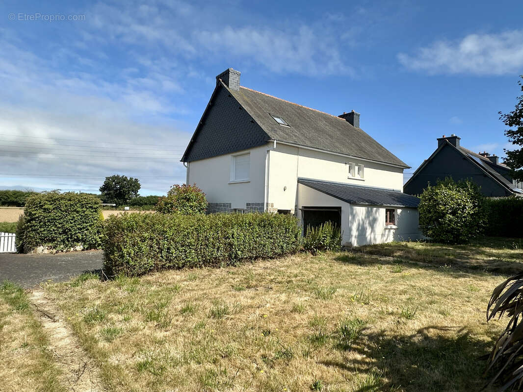 Trédarzec   Maison familiale 5 chambres avec potentiel de logement indépendant   Terrain de 1 120 m2 - photo 4