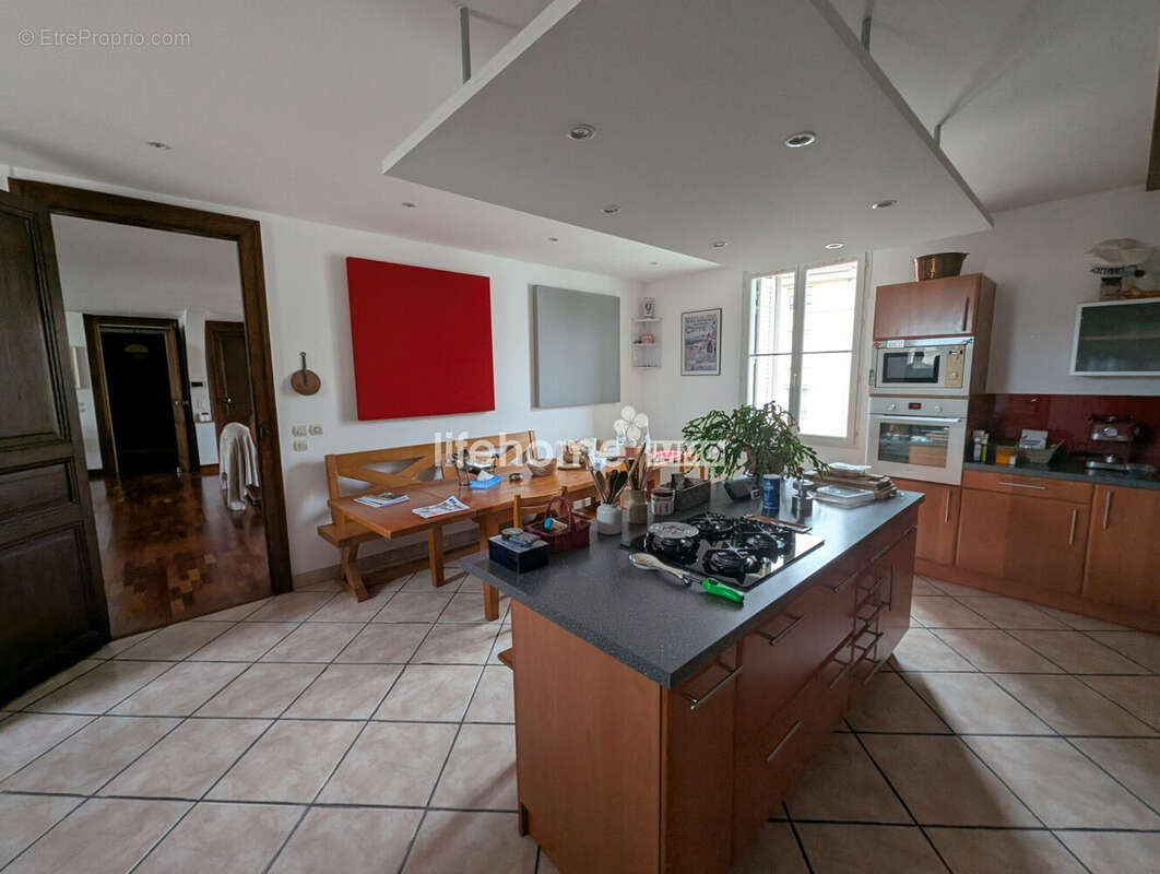 Appartement 242 m² à Frontignan  - photo 4