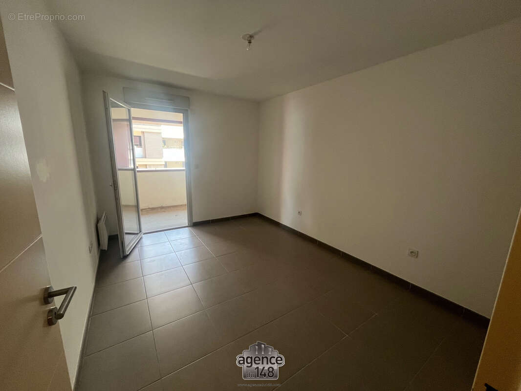 Appartement à MARSEILLE-2E