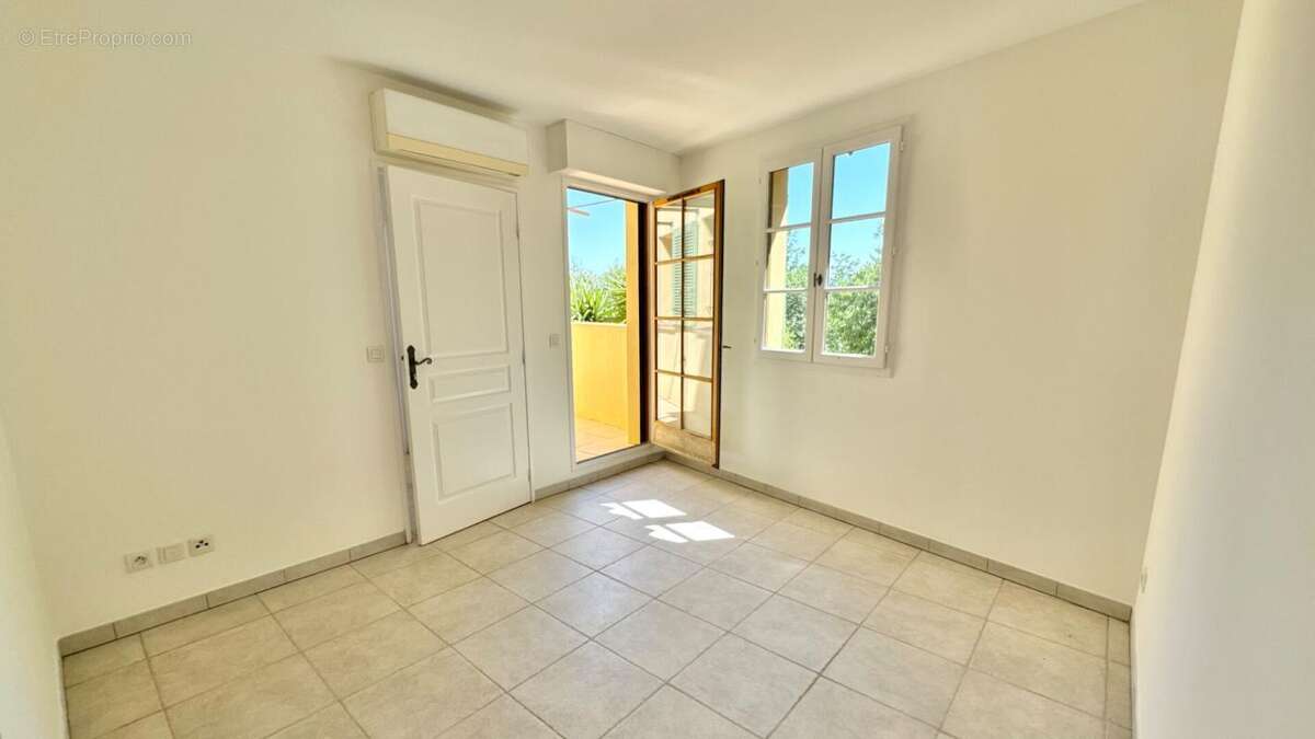 Appartement à GRIMAUD