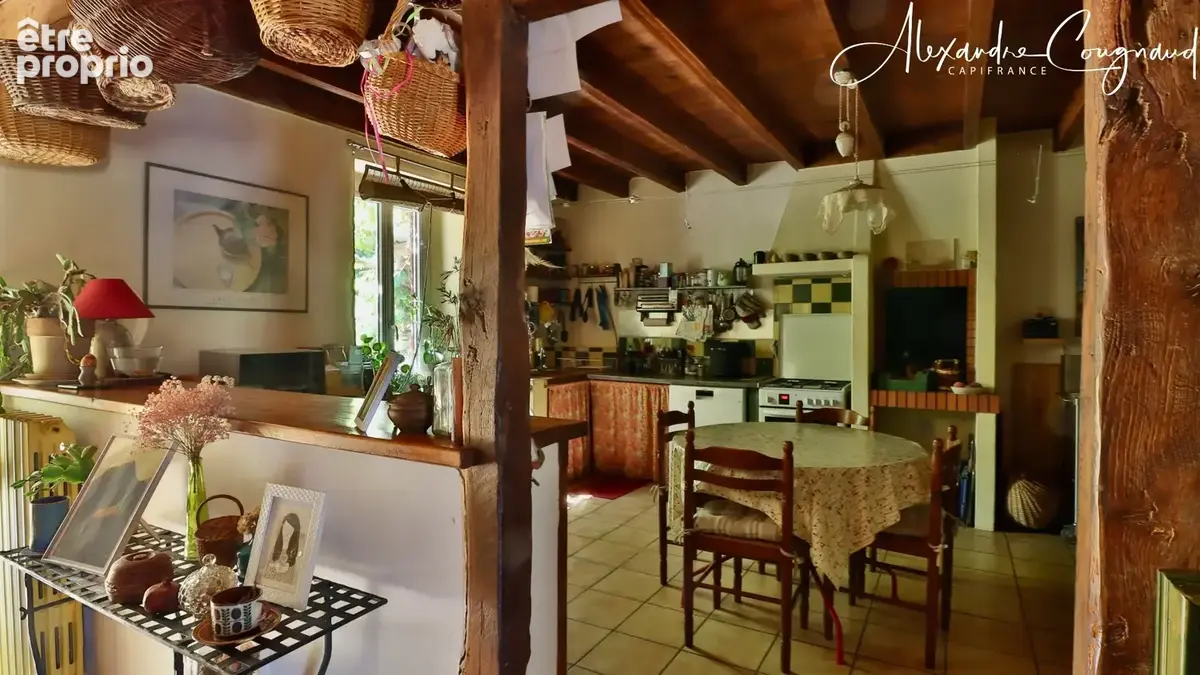 Soual (81) — Corps de ferme 187 m², 6 chambres, dépendances 440 m², terrain 9 800 m² - photo 4