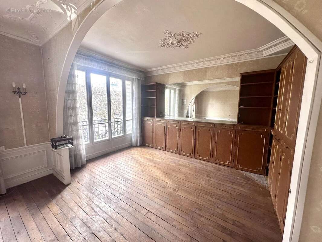 Appartement à LEVALLOIS-PERRET