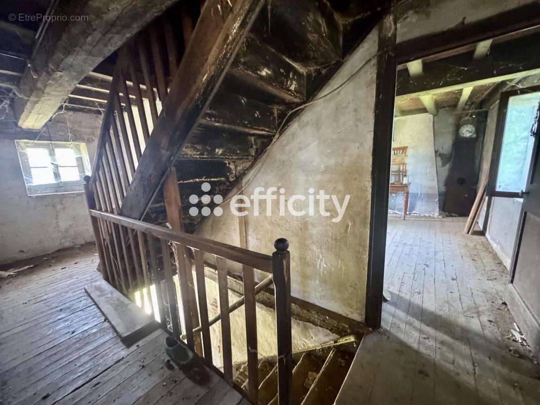 Maison 140 m² à Thiers  - photo 10