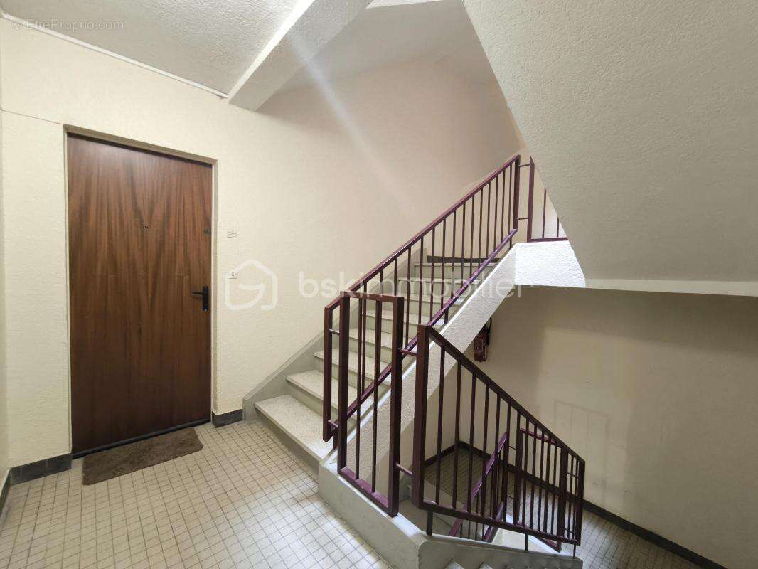 Appartement T5 - 92m2 - 3 chambres - A 10min à pied du port - photo 19