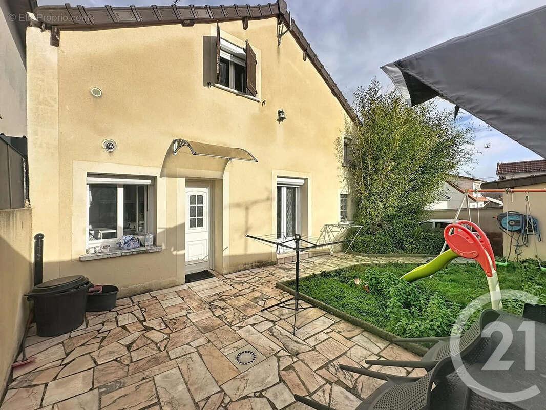 Maison à GARGES-LES-GONESSE