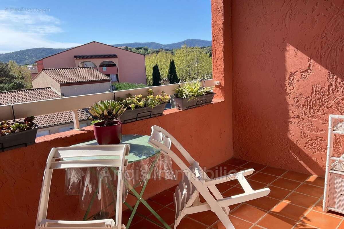 Appartement à COGOLIN