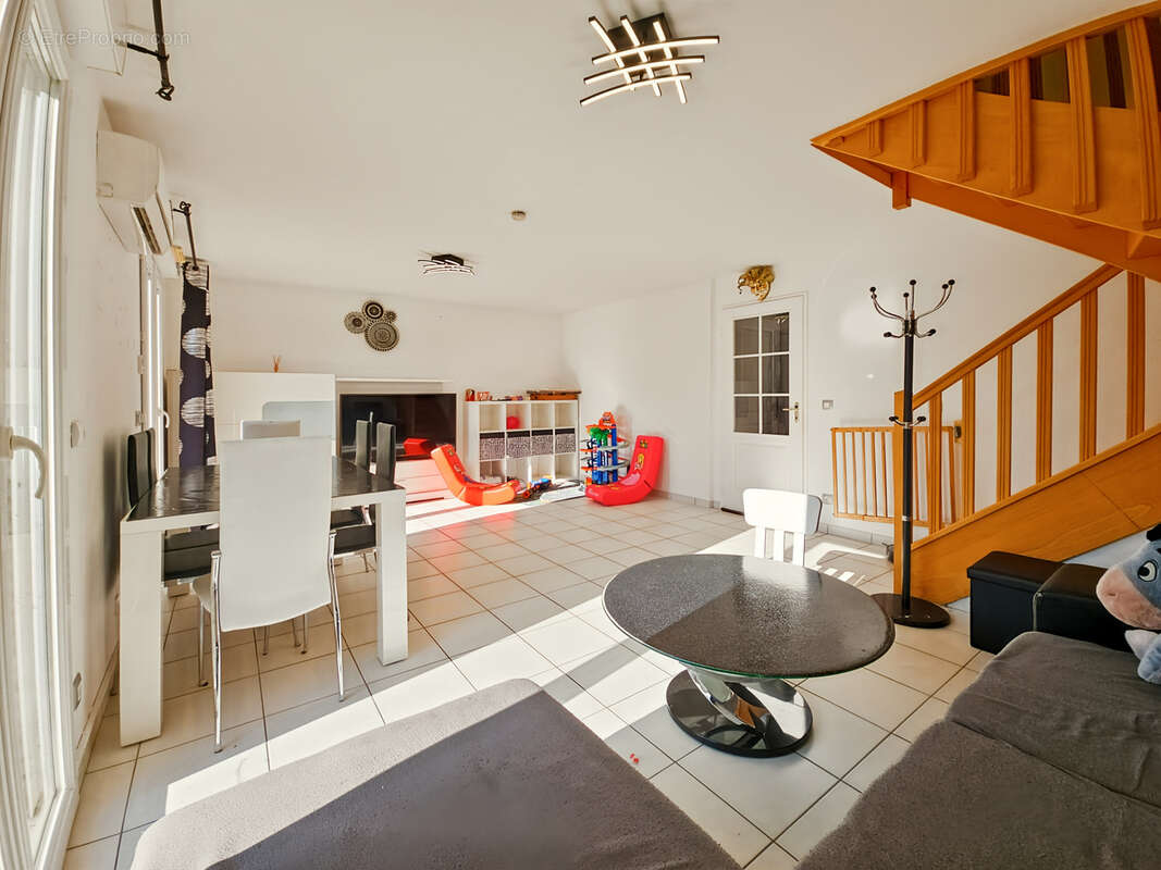 Maison à GRISY-SUISNES