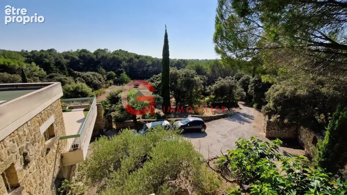 Propriété en campagne avec 2 maisons, terrain de 7 200 m2 et piscine   entre Grans et Cornillon-Confoux - photo 7