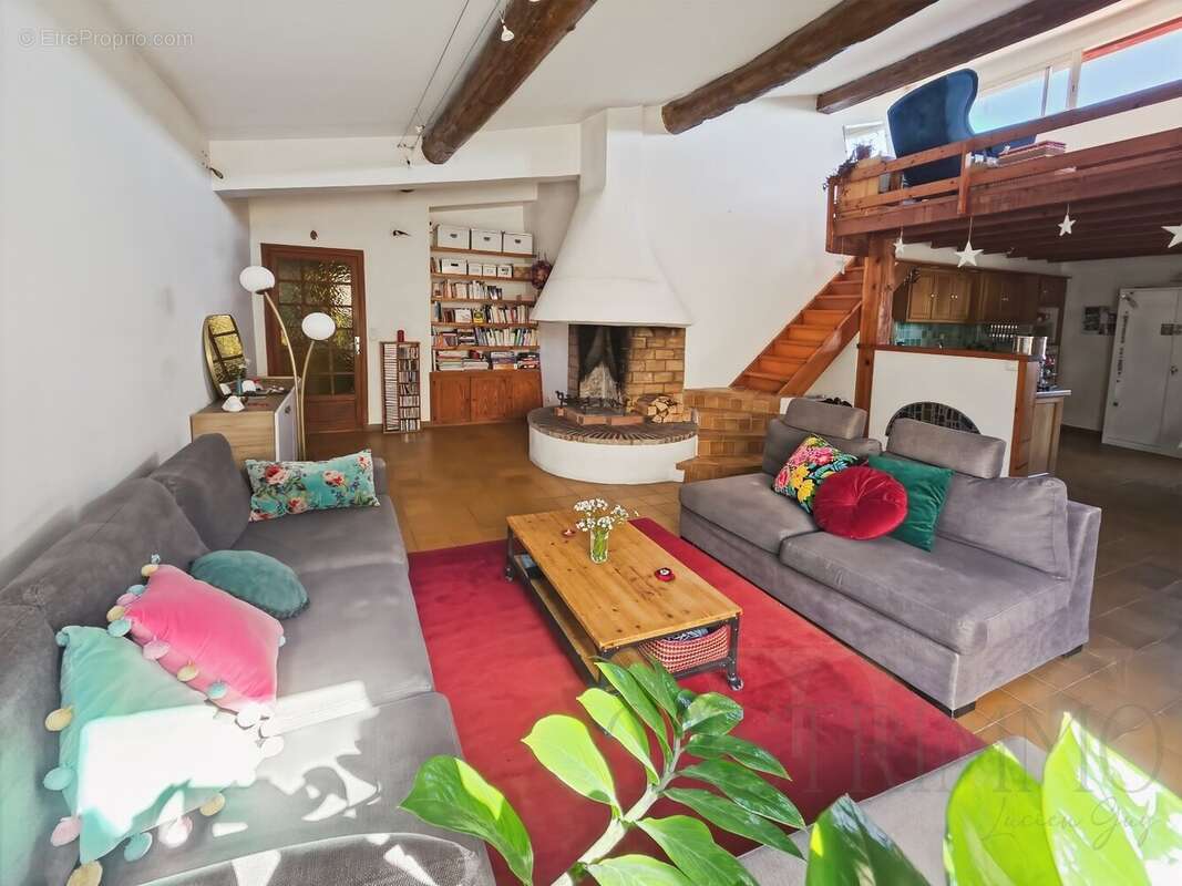 Maison à RESTINCLIERES