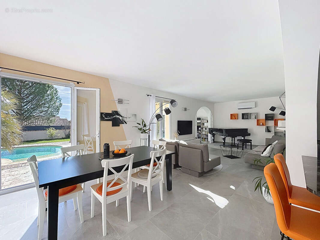 Maison à LA MOTTE-D'AIGUES