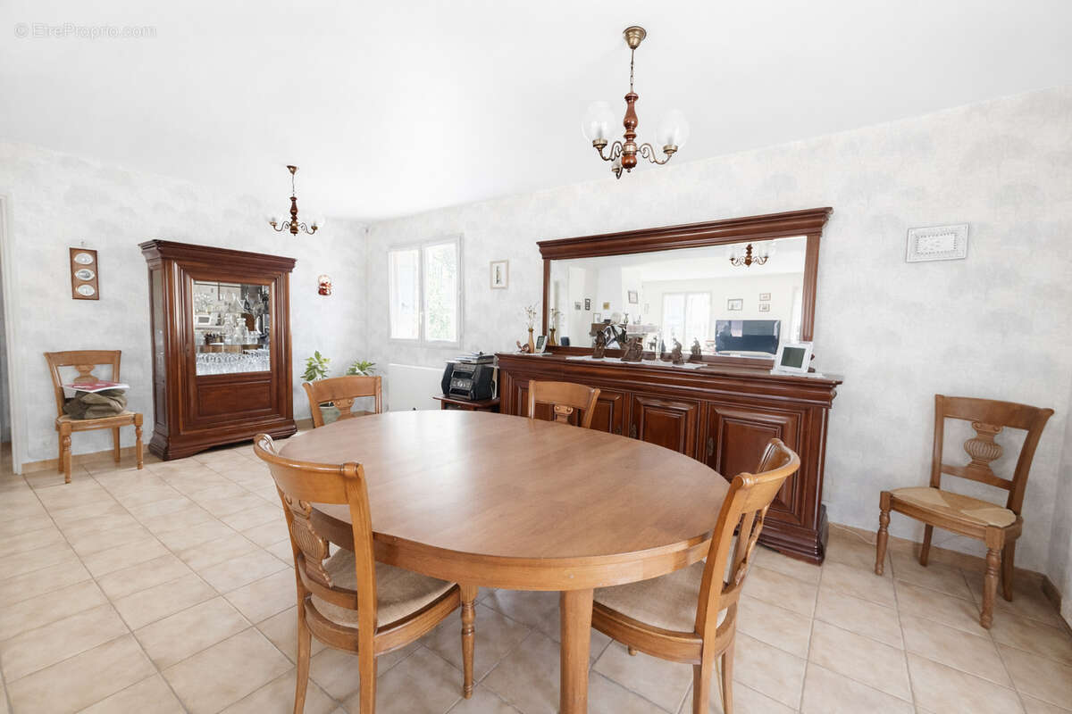 Maison à OZOIR-LA-FERRIERE