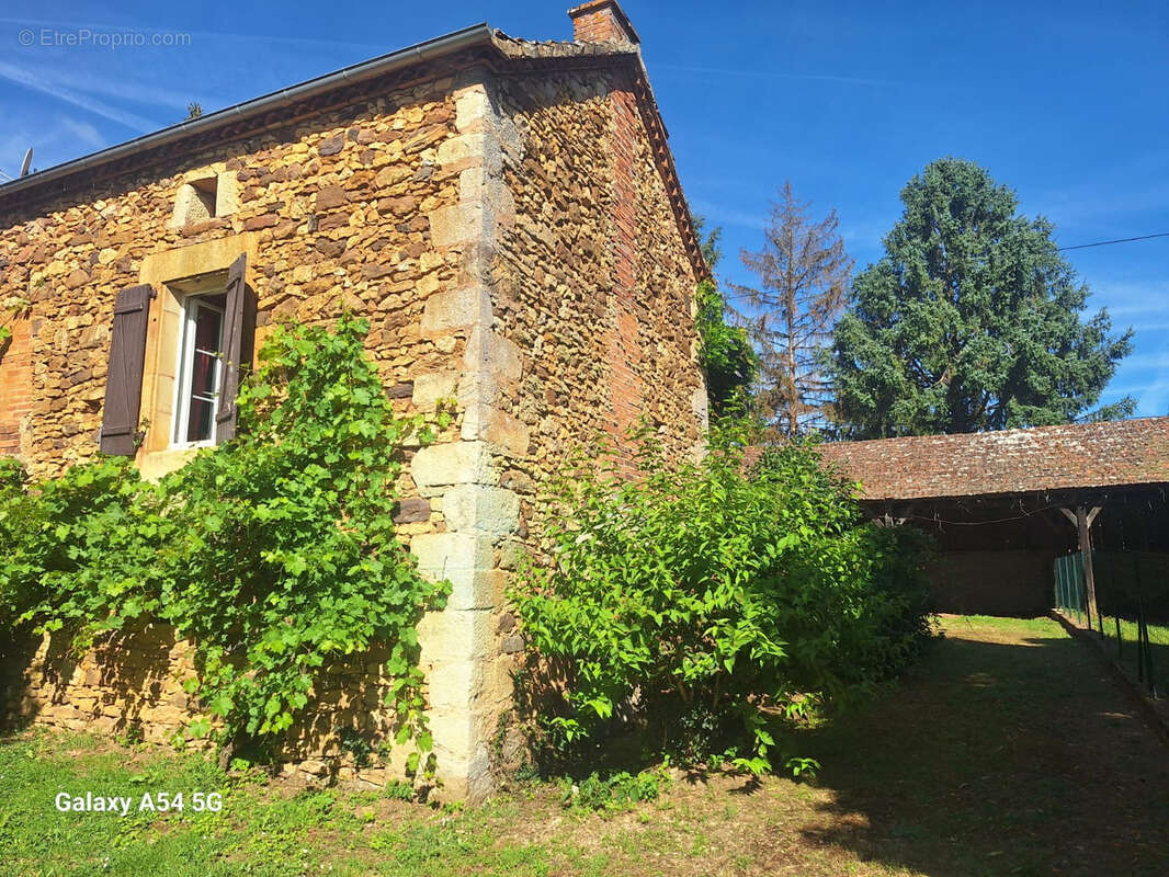 Maison à SAINT-GERMAIN-DE-BELVES