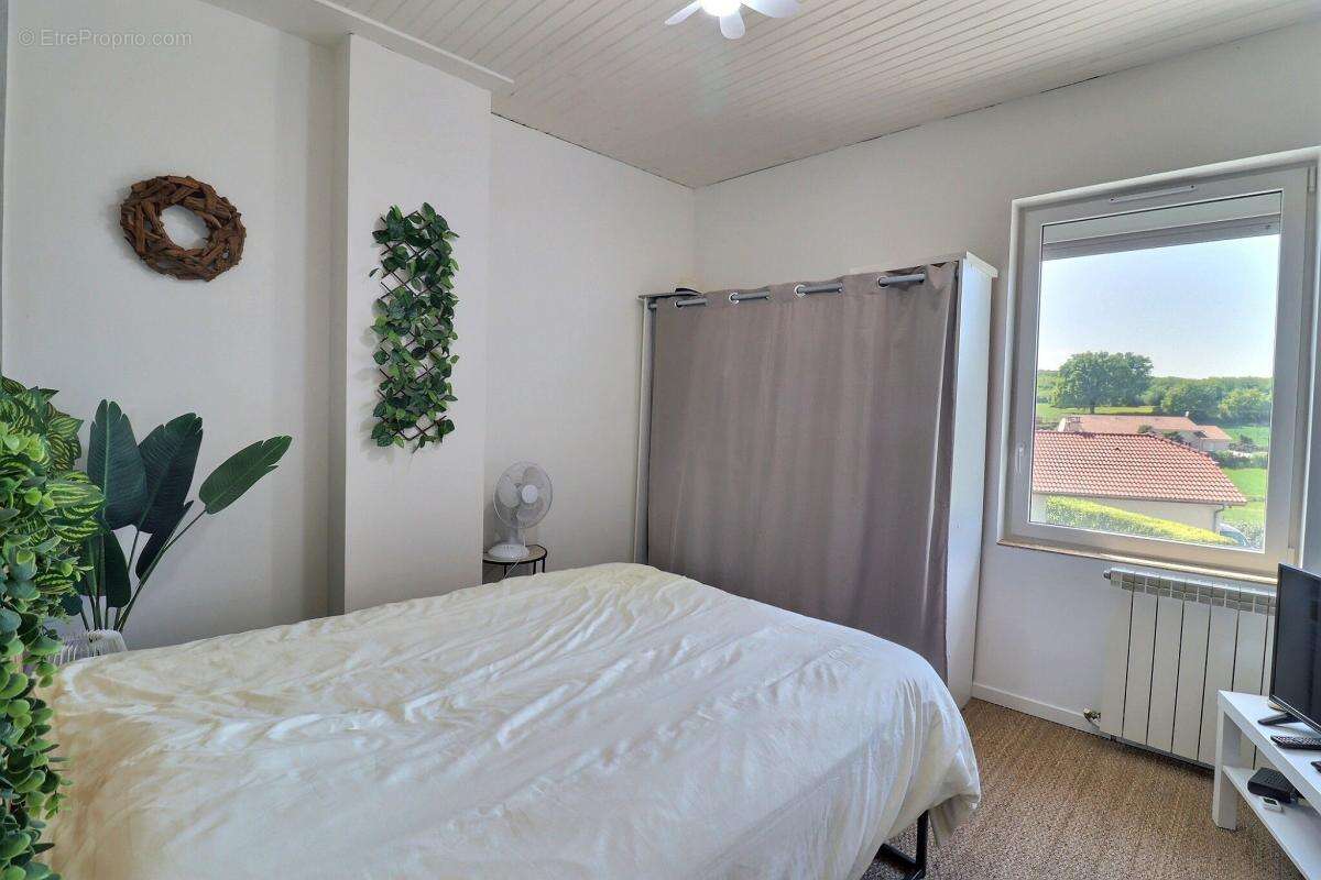 Maison à CREYS-MEPIEU