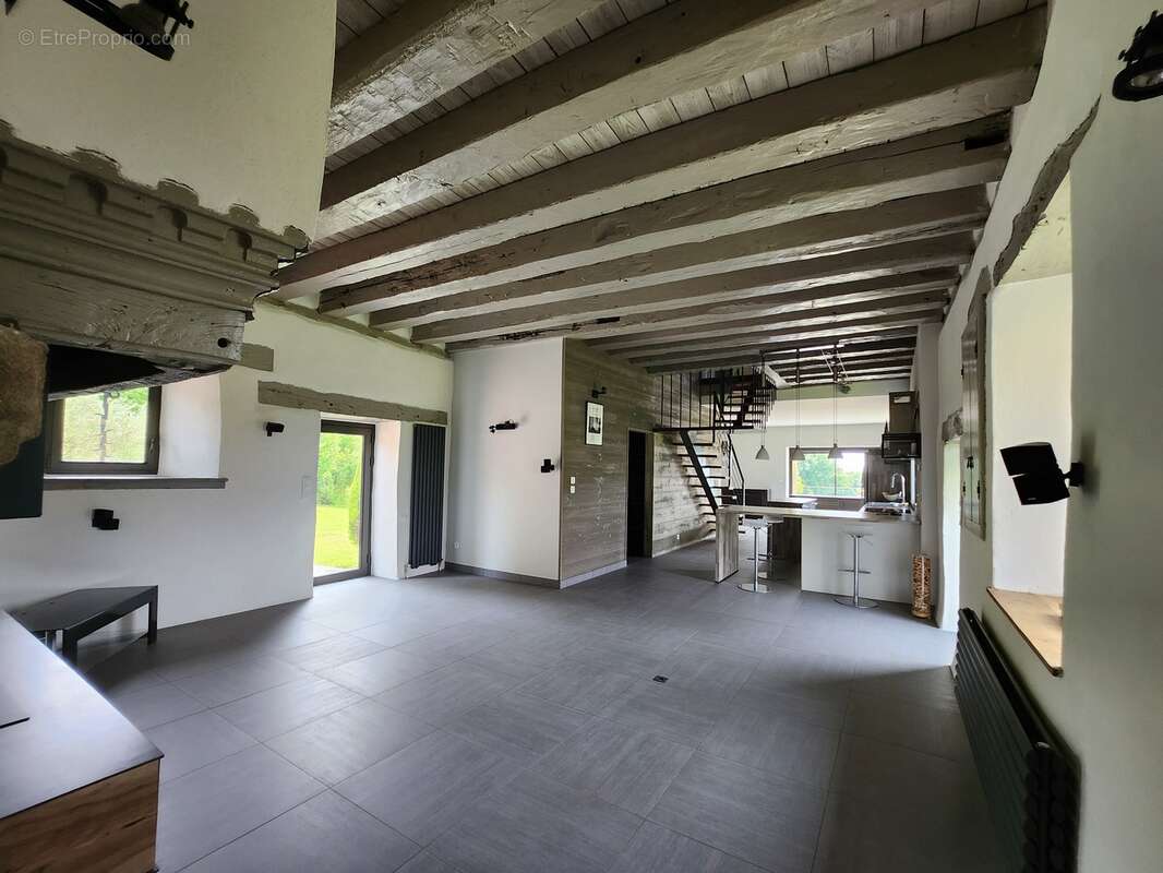 Maison à MAGNAC-BOURG