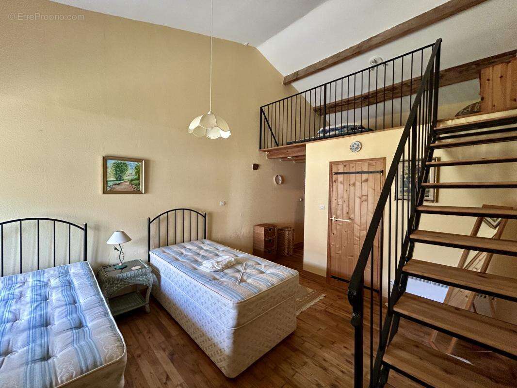 Maison de caractère 5 chambres avec gîte et jardin arboré - photo 14