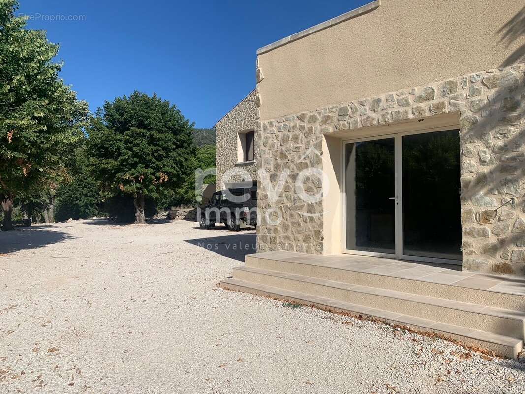 Maison à BUIS-LES-BARONNIES