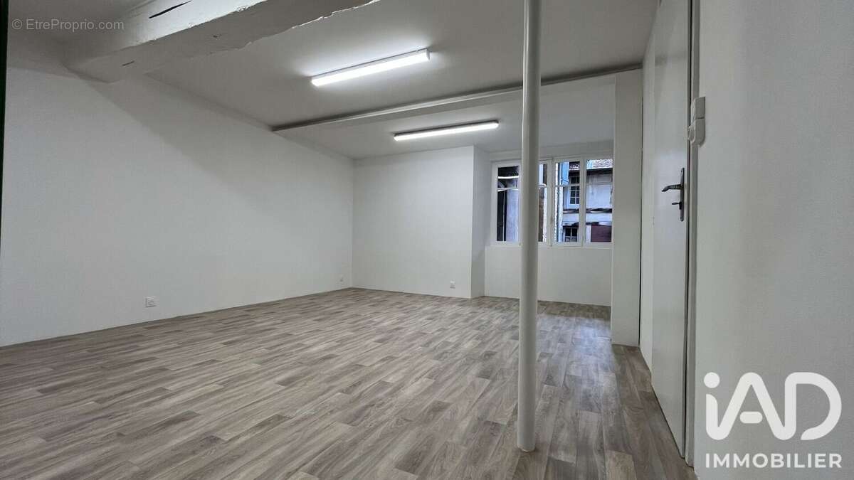 Commerce 136 m² à Bourg-En-Bresse  - photo 5
