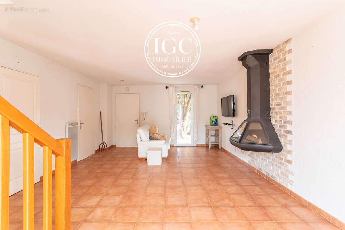 Maison à CHATEAUNEUF-LES-MARTIGUES
