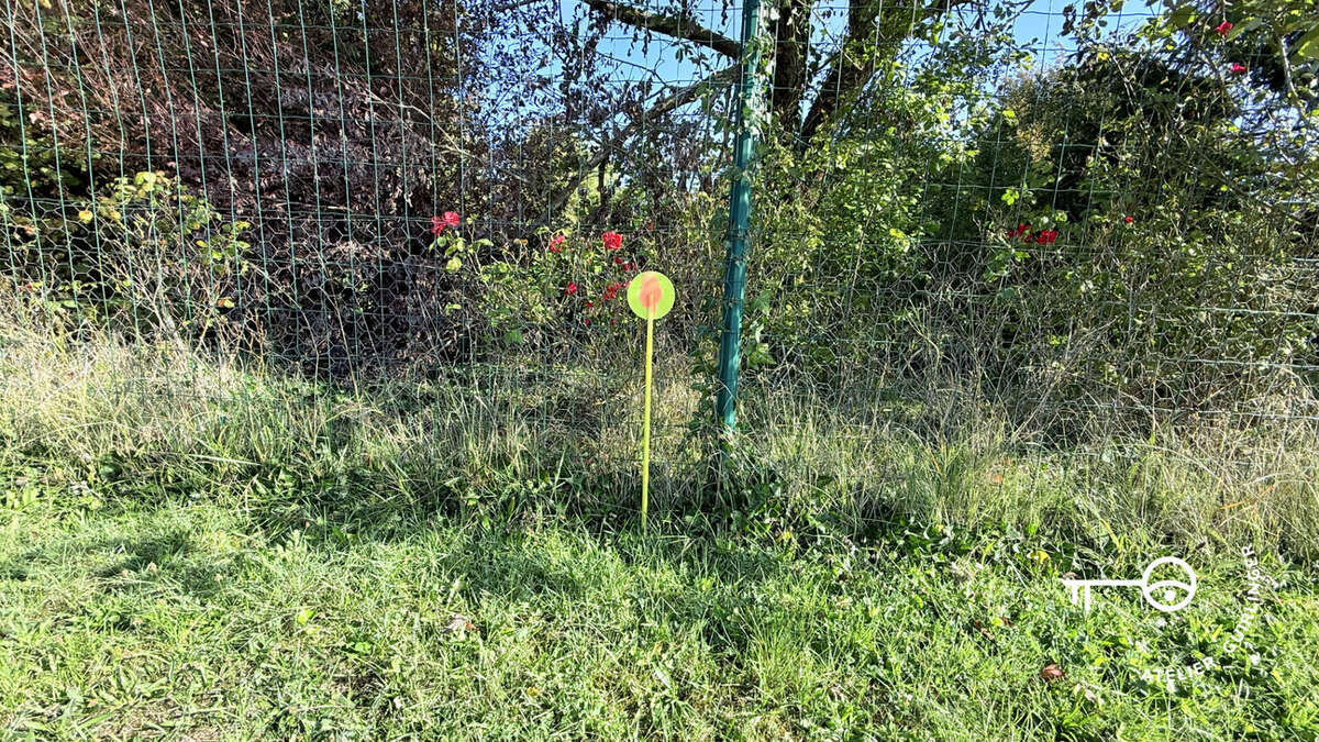 Terrain à OUZOUER-LE-MARCHE